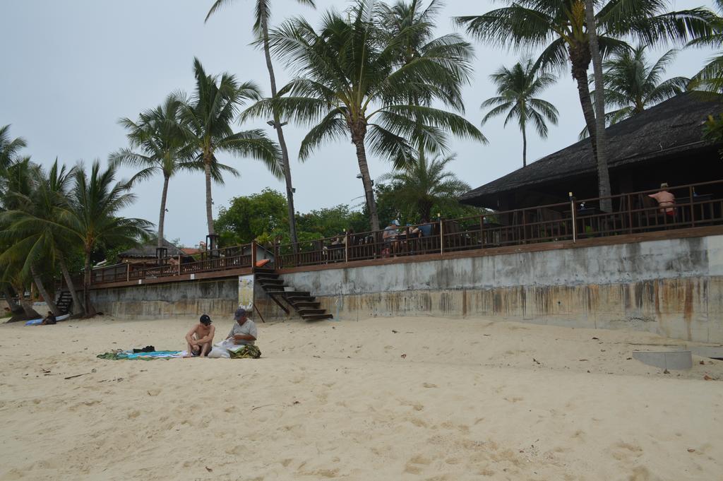 Bangrak Beach Club Бофут Екстериор снимка