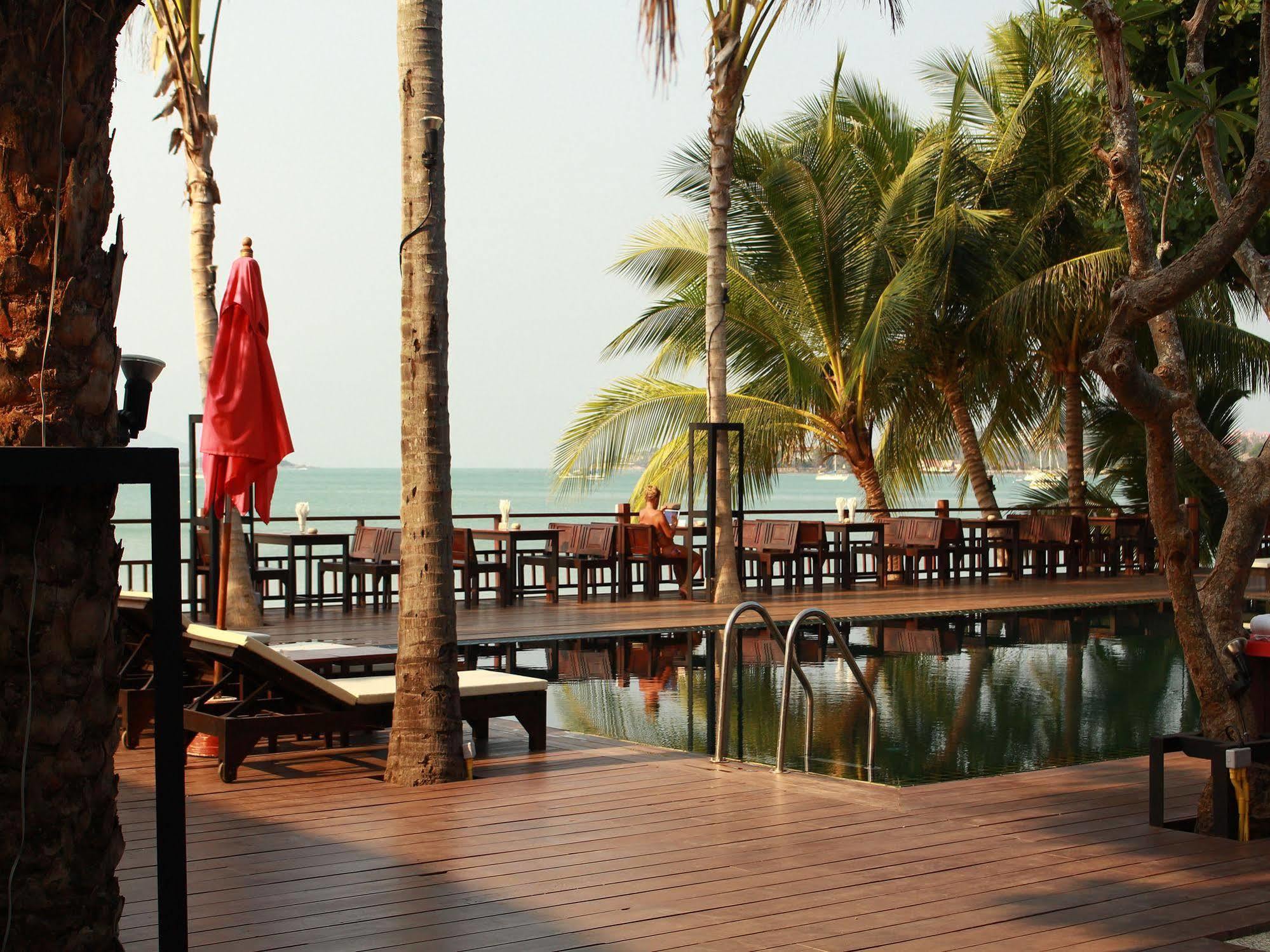 Bangrak Beach Club Бофут Екстериор снимка