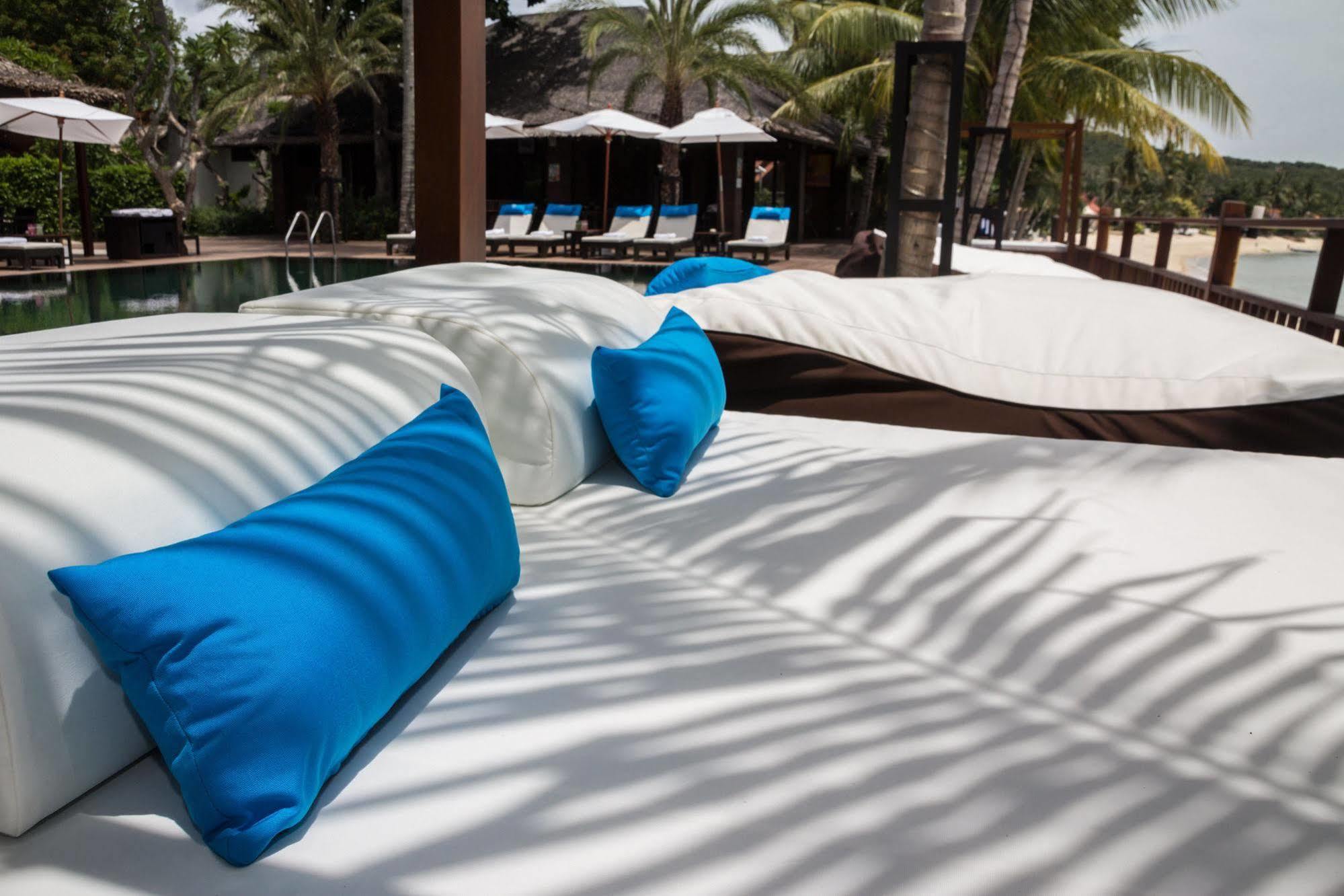 Bangrak Beach Club Бофут Екстериор снимка
