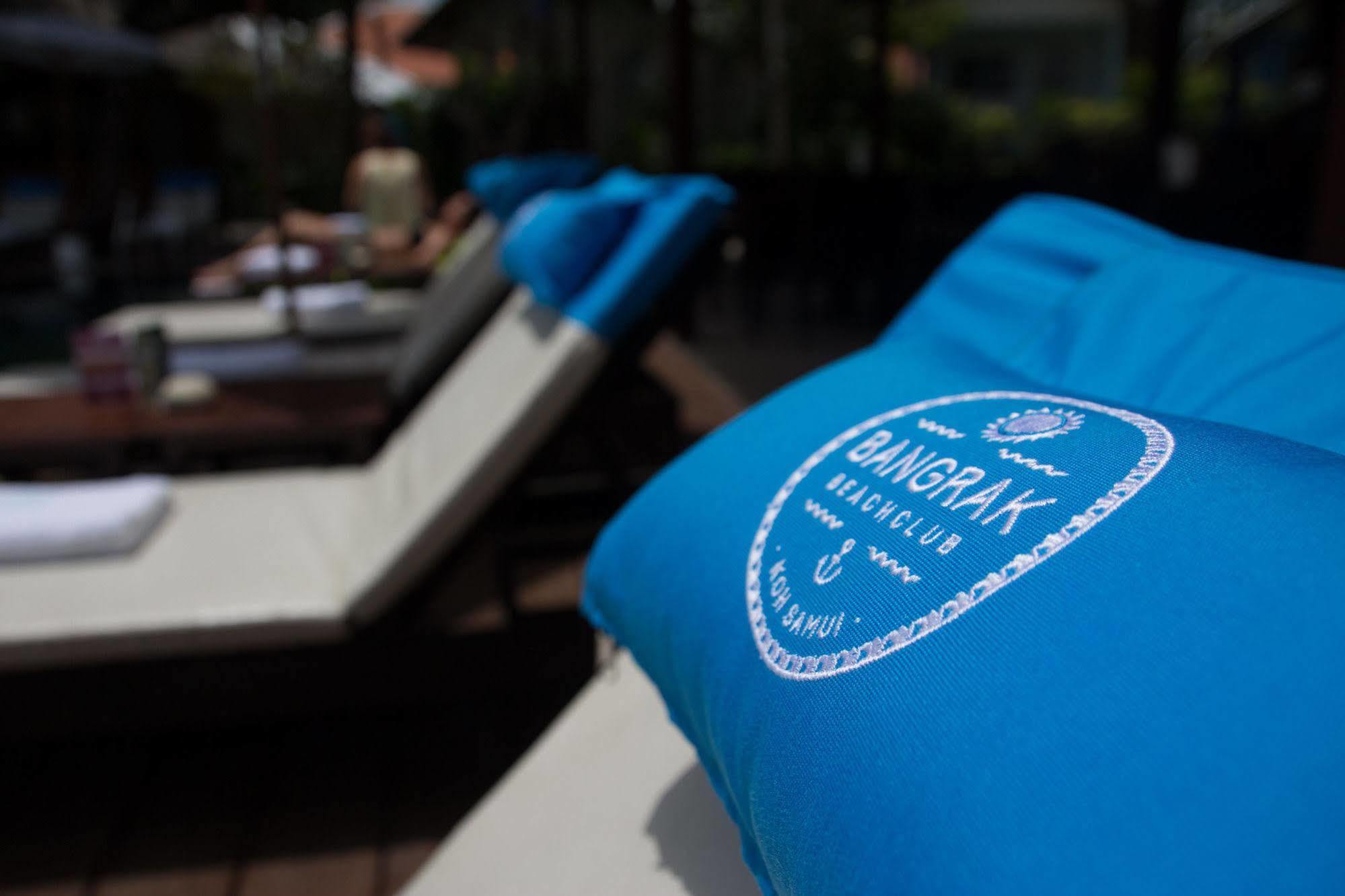Bangrak Beach Club Бофут Екстериор снимка
